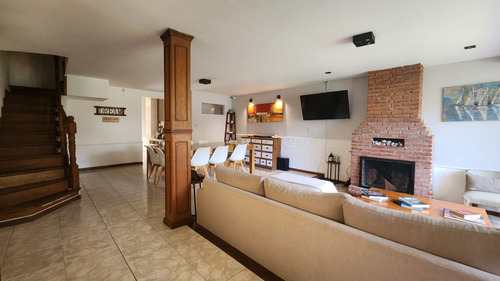 Casa 5 Ambientes - Venta. Tortuguitas. Jardín. Apto Crédito. Permuta.