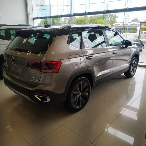 Imagen 4 de 25 de Volkswagen Taos 2023 1.4 250 Tsi Hero
