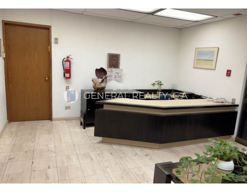 Oficina En Alquiler Amoblada 141 M2 Los Palos Grandes