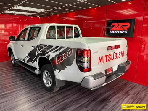 Mitsubishi L200 Sincrónica