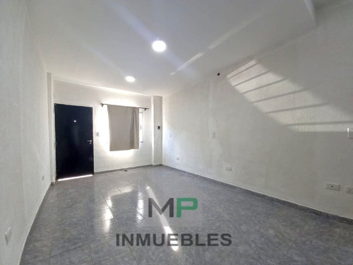 Imagen 3 de 8 de Venta De Local Comercial En La Tablada, Oportunidad!