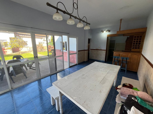 Chalet 5 Ambientes ( Parque Jonsthon- Hurlingham)