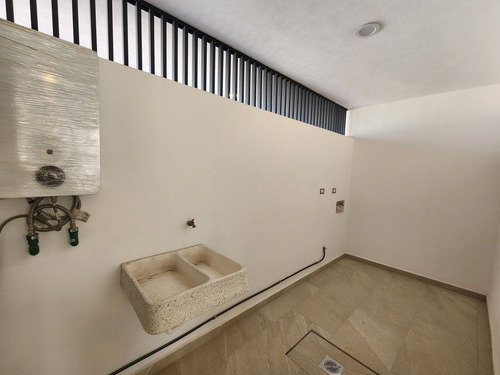 Hermosa Casa En Zibata, Master Suite, C.222 M2 Materiales Premium !