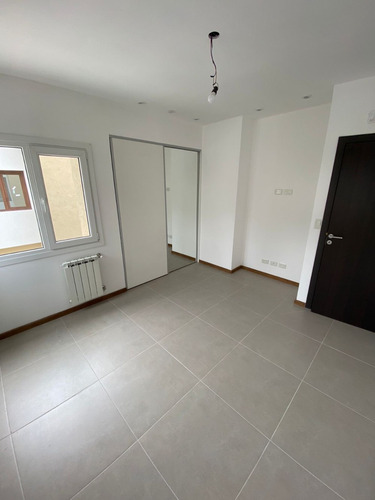 Imagen 10 de 13 de Hermoso Duplex 3 Amb. Con Cochera Al Pozo En Monte Grande