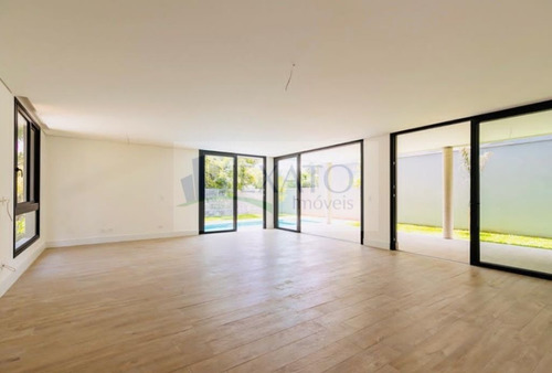 Imagem 5 de 15 de Sobrado Em Condomínio, Novo, Com 355m² De Área Construída, 3 Suítes, 4 Vagas. - Em48714