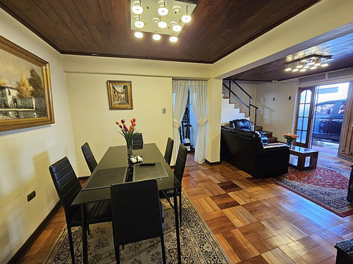 Casa Esquina Con Local Comercial, Comuna De Independencia