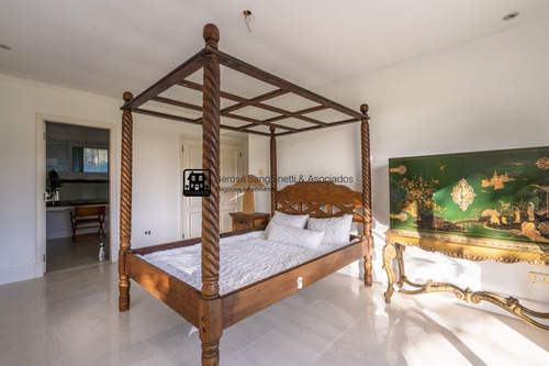 Casa Sobre El Green Del Hoyo 7 Del Cantegril Country Club- Ref: 1736