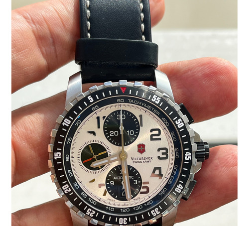 Reloj Victorinox Swiss Army Alpnach 241450 Usado Cuero, 9/10