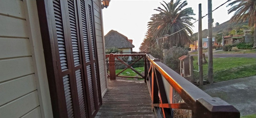 Cabaña De Madera En Venta En Punta Fría, Con Hermosas Vistas