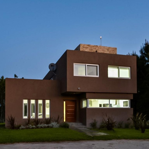 Imagen 2 de 22 de Casa En Venta - 5 Ambientes - Barrio Costa Esmeralda