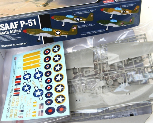 Conjunto de plásticos modelo Academy Mustang Usaaf P-51 North Africa 12338 1:48