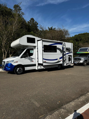 Motorhome Sprinter517 2024 Para 6pessoas Viajando E Dormindo
