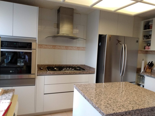 Imagen 14 de 30 de Hermosa Casa En Parques De La Herradura Con Doble Seguridad 3 Recámaras Con Vestidor Y Baño C/u Excelente Estado Para Cambiarte Ya - 400m2 De Construcción Garage Techado 3 Autos Puertas Eléctricas