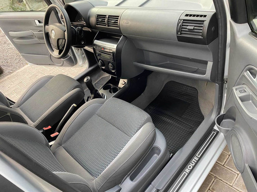 Imagen 5 de 13 de Volkswagen Fox 2008 1.6 Route 5 P