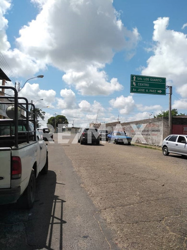 Imagen 3 de 11 de Edificio Con Locales Comerciales En Venta En El Sector La Murallita A 30 Metros De La Av. El Ejército