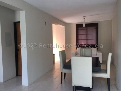Imagen 2 de 30 de Casa Remodelada Cercana Al Centro Comercial Las Trinitarias, En Conjunto Cerrado De Alto Prestigio. Mls: 22-25424 Maritza 04245105659