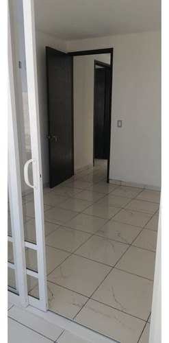 Casa De 3 Recamaras Con Balcon En Santiago, Col Alta Luz