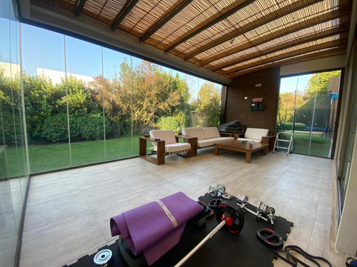 Casa Mediterranea En Condominio Los Bravos