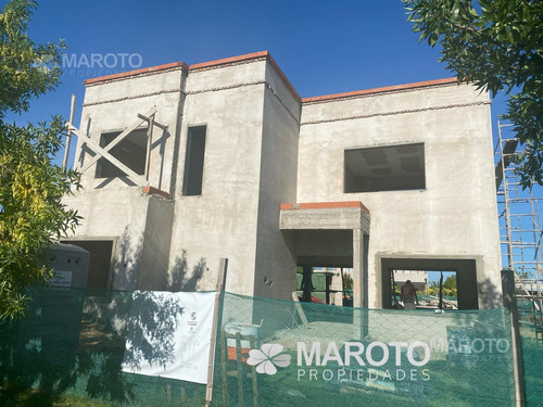 Casa En Venta En El Canton Puerto- Maroto Propiedades