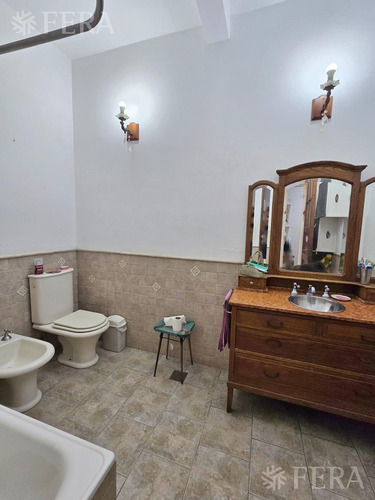 Venta Casa 3 Ambientes Con Cochera Y Piscina En Quilmes Oeste