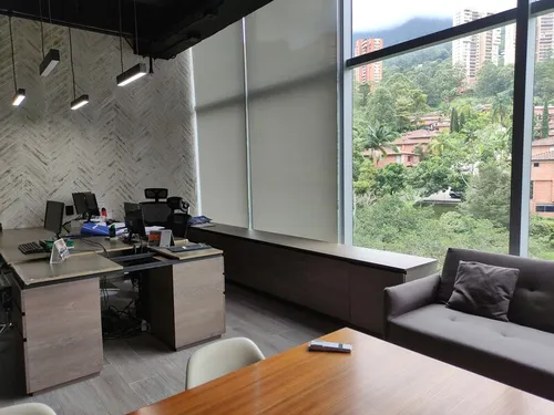Oficina En Arriendo Ubicada En El Poblado Sector Los Naranjos (24246).
