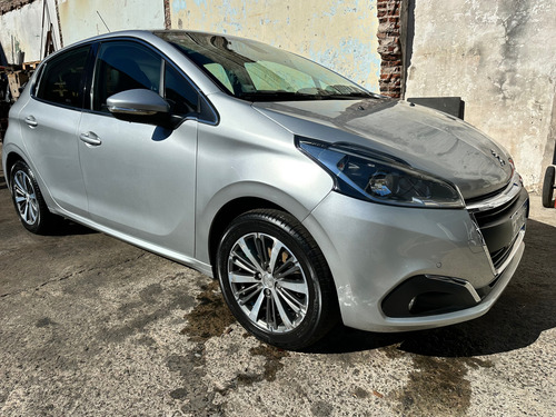 Peugeot 208 1.6 Feline