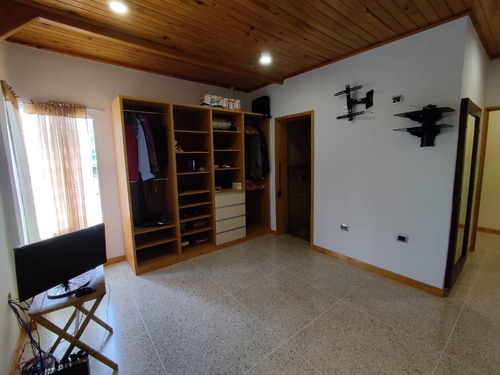Imagen 8 de 11 de Townhouse En El Piñal Maracay 04243050970