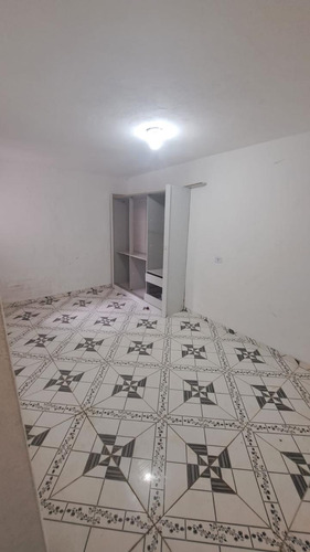 Duas Casa Uma De 5 Cômodos A Outra De 4 Comodos