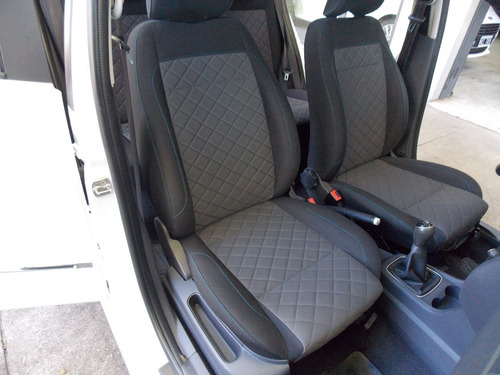 Imagen 11 de 15 de Volkswagen Fox 1.6 Msi Highline 5p. 2017 Carbone