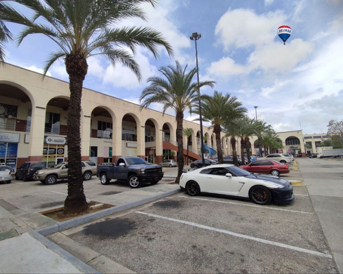 Re/max 2mil Vende Local En El Centro Comercial La Redoma, Los Robles. Isla De Margarita, Estado Nueva Esparta 