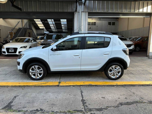 Imagen 2 de 16 de Renault Sandero Stepway 1.6 Privilege /// 2016 - 86.000km