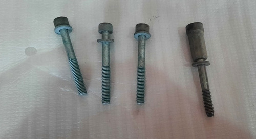 4 Tornillos Cuerpo De Aceleracion Audi A6 3.0 02-04 (Usado)