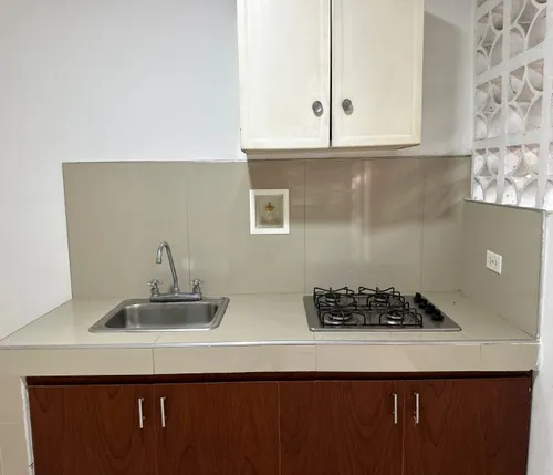 Arriendo Apartaestudio En Primer Piso Con Patio Barrio La Flora Norte De Cali