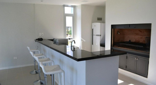 Vendo Apartamento En Edificio Arenas Del Mar Ii- Ref: 218