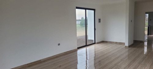 Casa Construida En Parcela, 4d 2b 2e Más Piscina En Venta