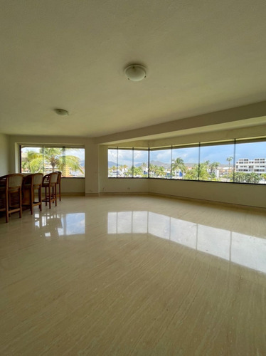 Imagen 7 de 12 de En Venta Espectacular Apartamento En Cr Las Canoas, Lecheria, 353 Mts2. Carmelo Albelo 04128592712