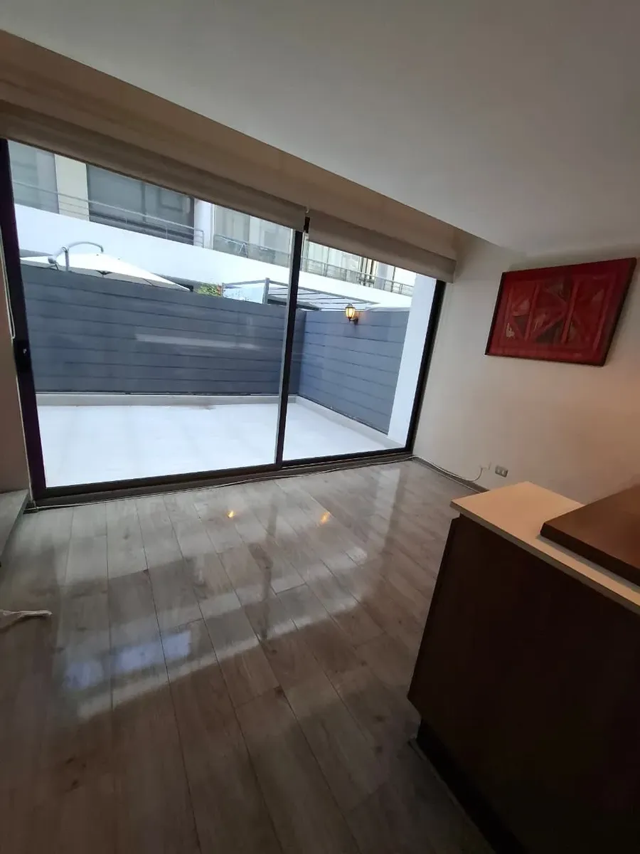 Imagen 3 de 12 de Excelente Loft En Arriendo Con Patio - Estac Y Bod.