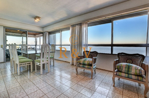 Imagen 2 de 15 de Venta De Apartamento 2 Dormitorios Y Cuarto De Servicio. En Península, Punta Del Este.