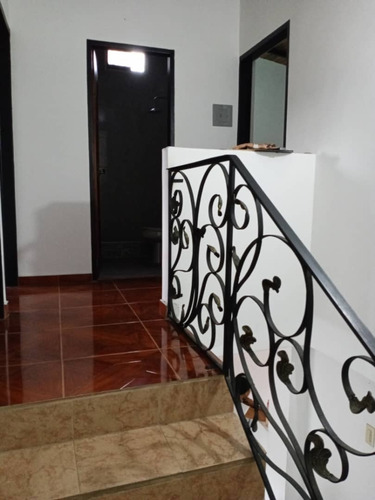 Imagen 10 de 28 de Hermosa Casa 3 Niveles Via Peribeca
