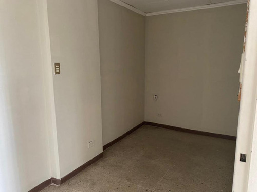 Imagen 8 de 12 de Venta De Bella Oficina Av Bolivar