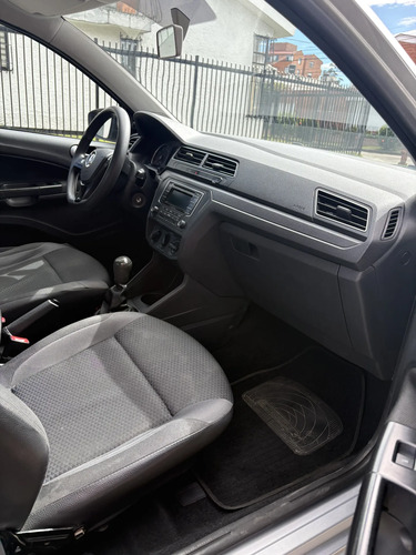 Volkswagen Voyage 1.6 Highline