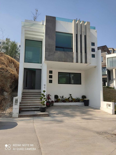 Hermosa Casa Aqua I I Zona Esmeralda.
