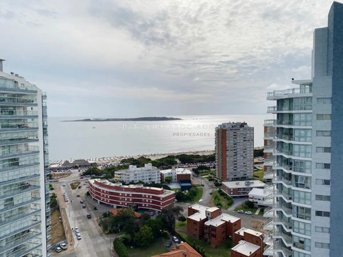 Apartamento De 3 Dormitorios En Venta En Miami Boulevard, Punta Del Este.