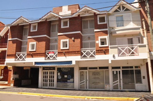 Excelente Local C/patio A 40mts Del Mar. Sobre Av. Principal. 45mts Totales. Mendoza 4600. Lucila Del Mar