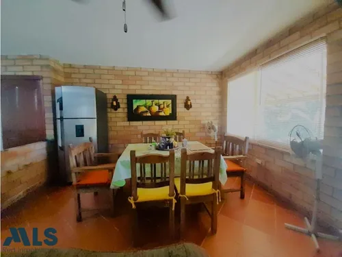 Finca Independiente En V. La Miranda Con Excelente...(mls#252449)