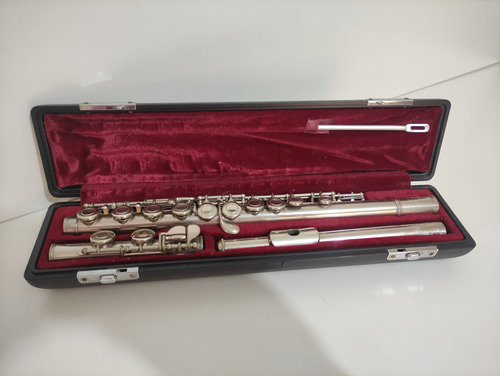 Flauta Transversal Yamaha Yfl 211s Japão Completa Em Dó