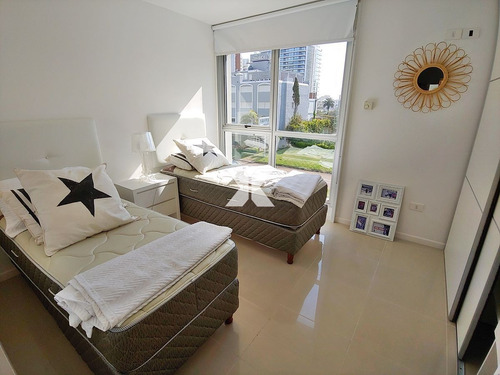 Apartamento En Punta Del Este, Brava- Ref: 126