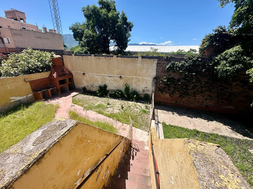 Venta Casa De 9 Dormitorios, Cocheras, Terraza Y Proyecto.
