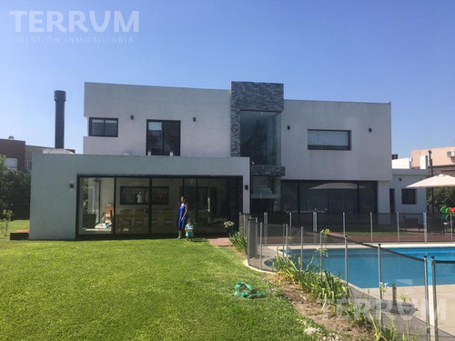 Casa En Venta : Canning : Malibu
