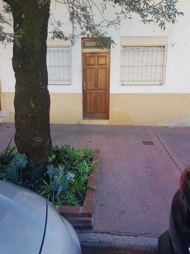 Imagen 1 de 13 de Ph , 2 Ambientes Al Frente Con Entrada Independiente Sin Exp